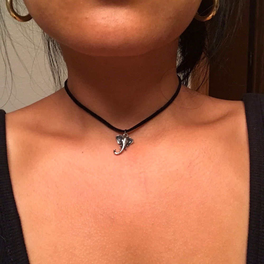 Choker necklace